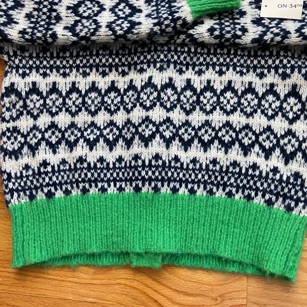 NWT On 34th Women's V-Neck Tipped Cardigan
(Macy’s Brand) - Picture 9 of 12